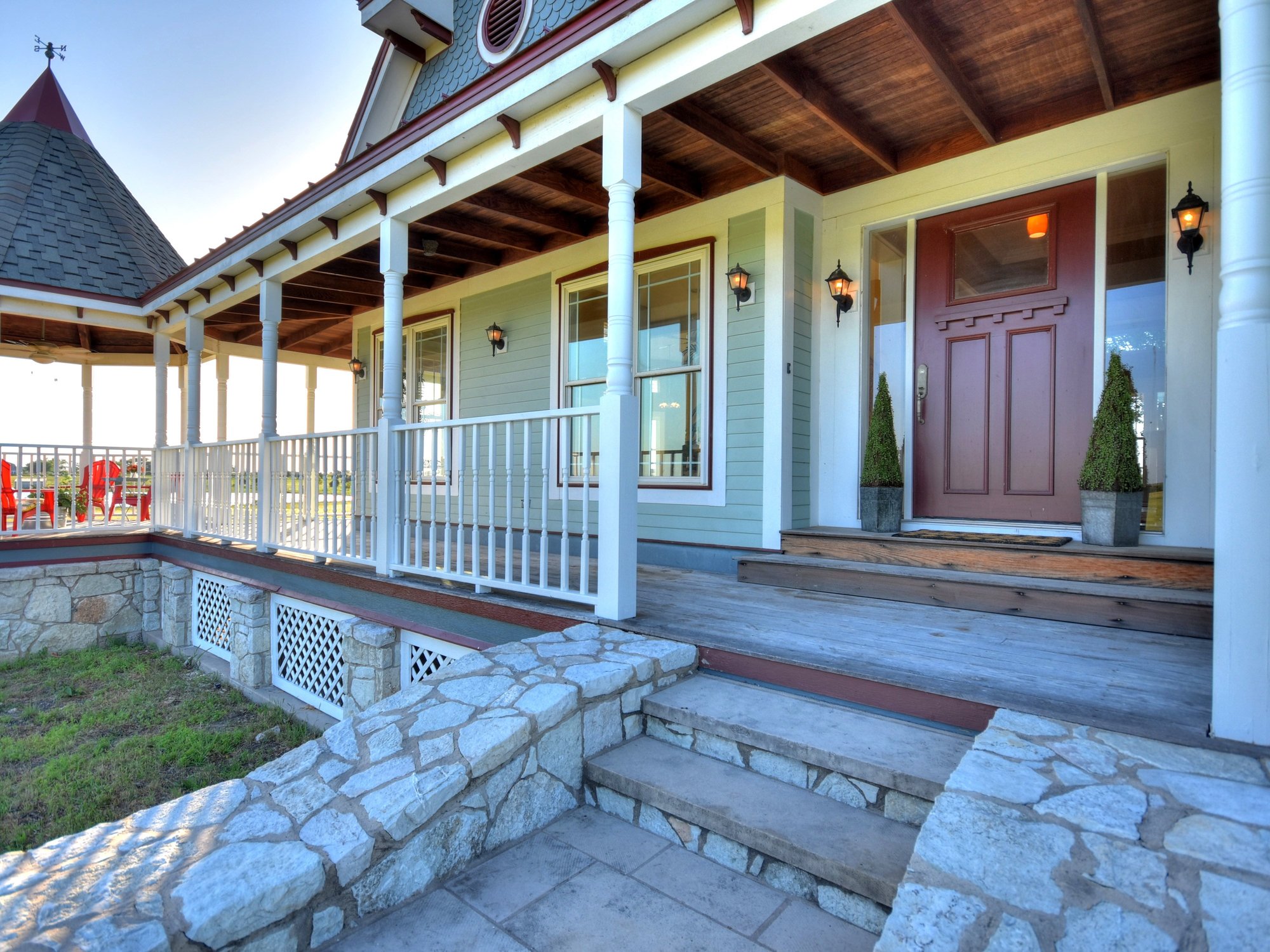 The ranch house: Front entry
