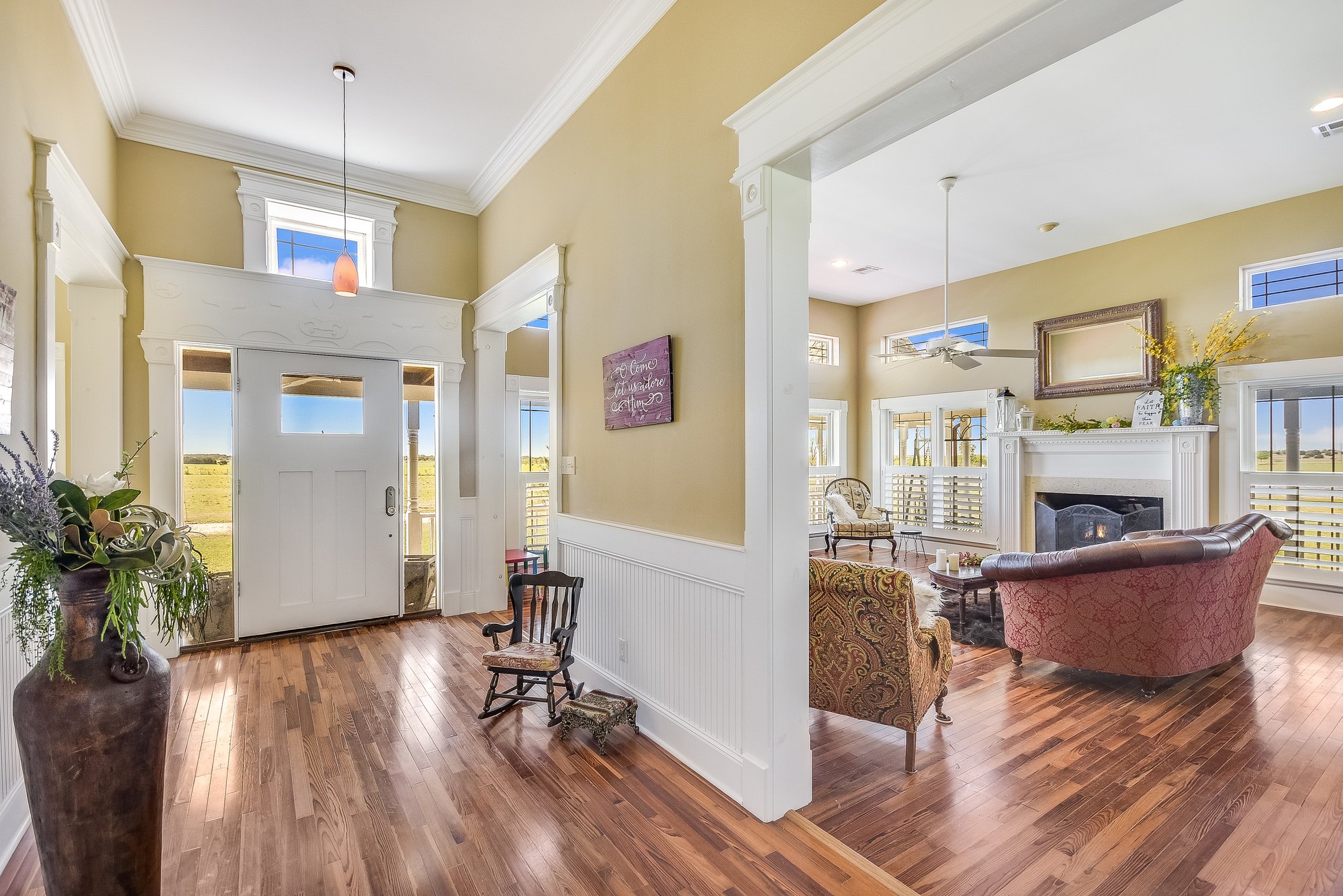 The ranch house: Foyer